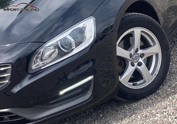Volvo V60 cena 43900 przebieg: 177000, rok produkcji 2015 z Jelenia Góra małe 326